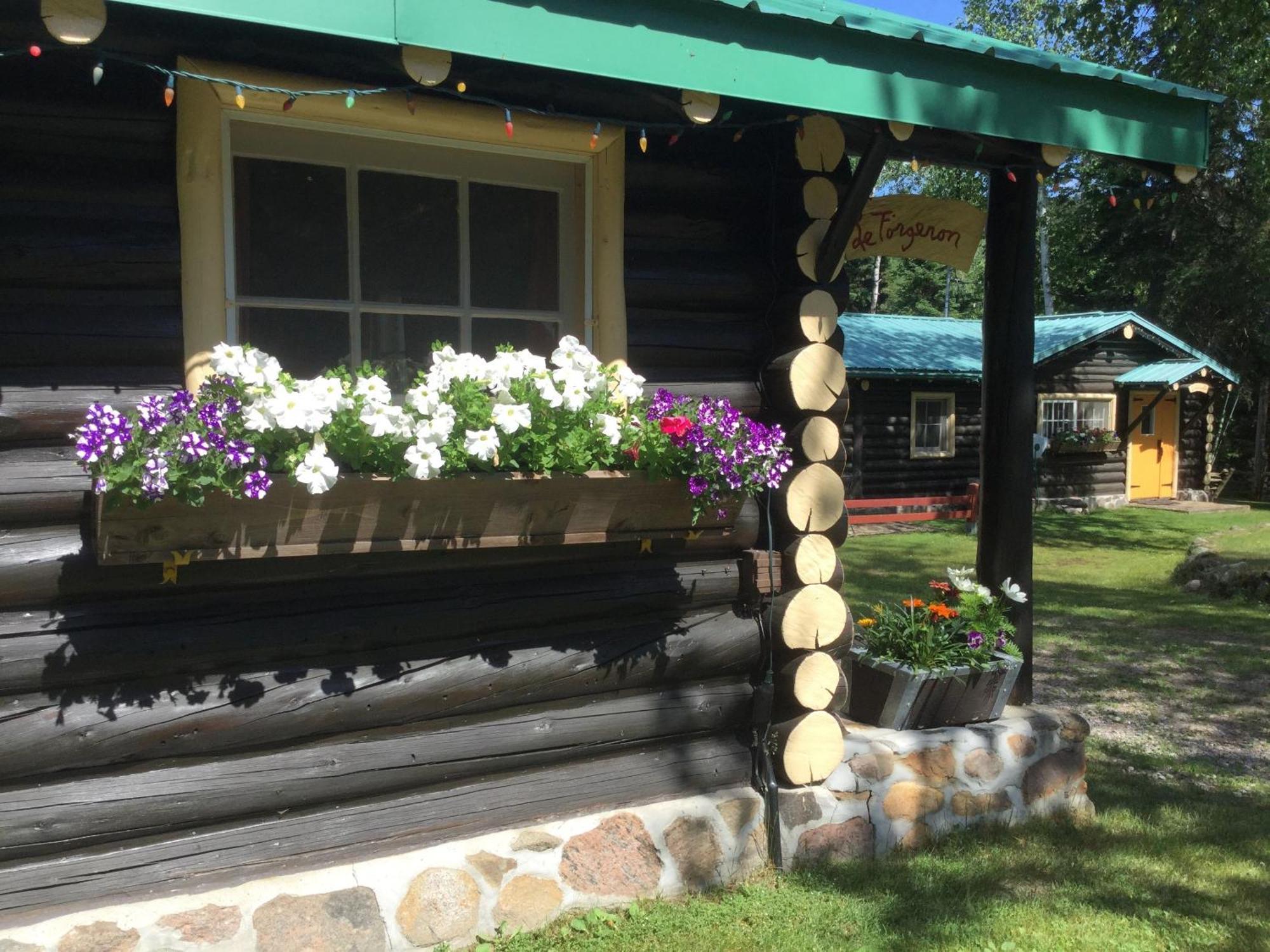 Domaine Le Bostonnais - Le Village En Bois Rond La Tuque Δωμάτιο φωτογραφία