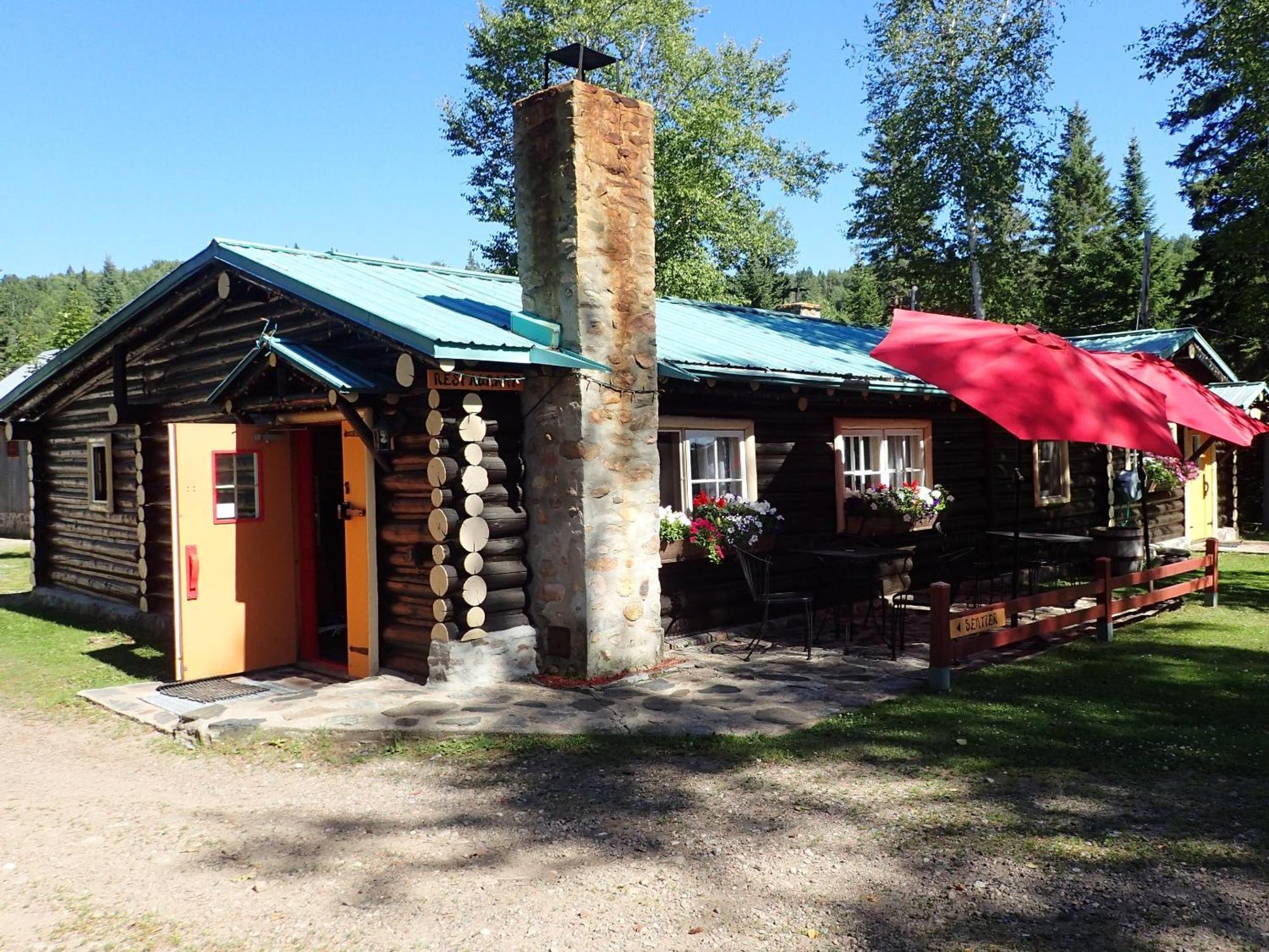 Domaine Le Bostonnais - Le Village En Bois Rond La Tuque Εξωτερικό φωτογραφία