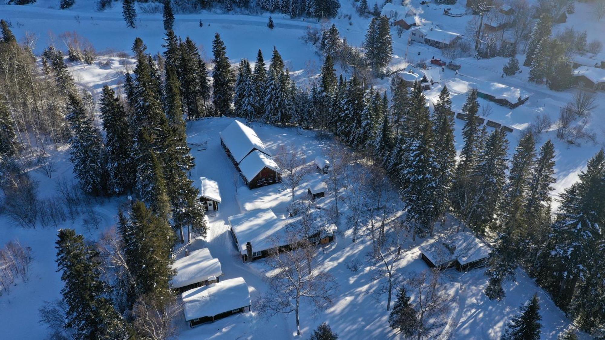Domaine Le Bostonnais - Le Village En Bois Rond La Tuque Εξωτερικό φωτογραφία